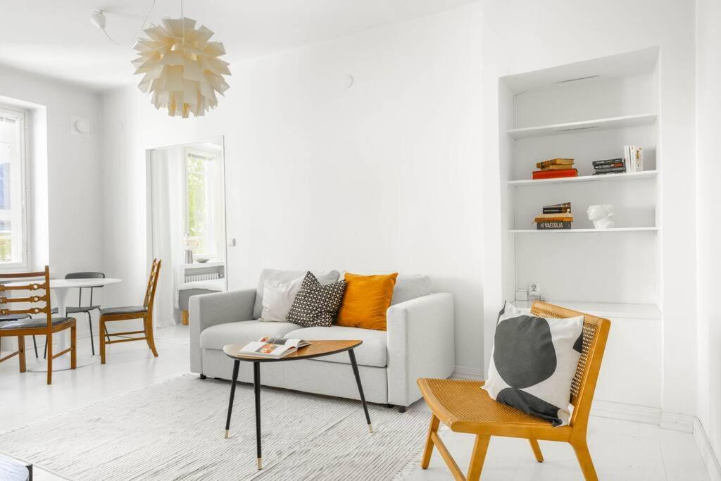 Apartment Airy And Bright One-bedroom Helsinki