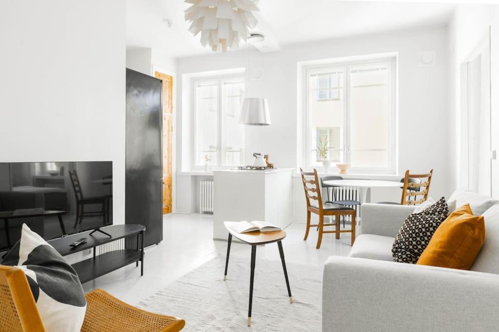 Apartment Airy And Bright One-bedroom