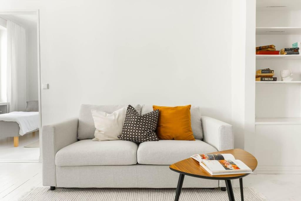 Apartment Airy And Bright One-bedroom *